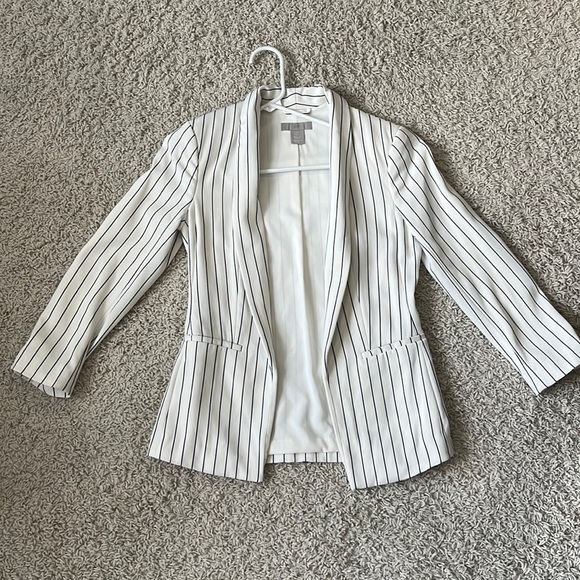 H&M Jackets & Blazers - H&M white with navy pin stripes open front blazer Womens size 0